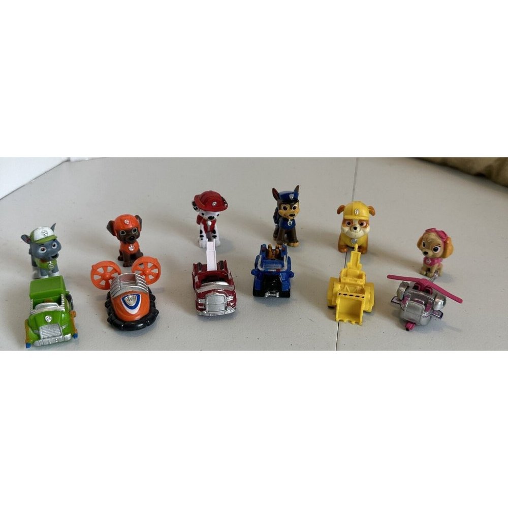 Nickelodeon Mini Paw Patrol 12 Piece Set Cake Topper